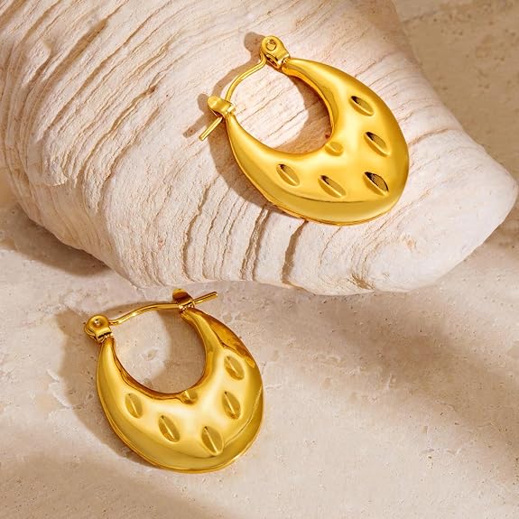 Oval Shaped Studs Earring