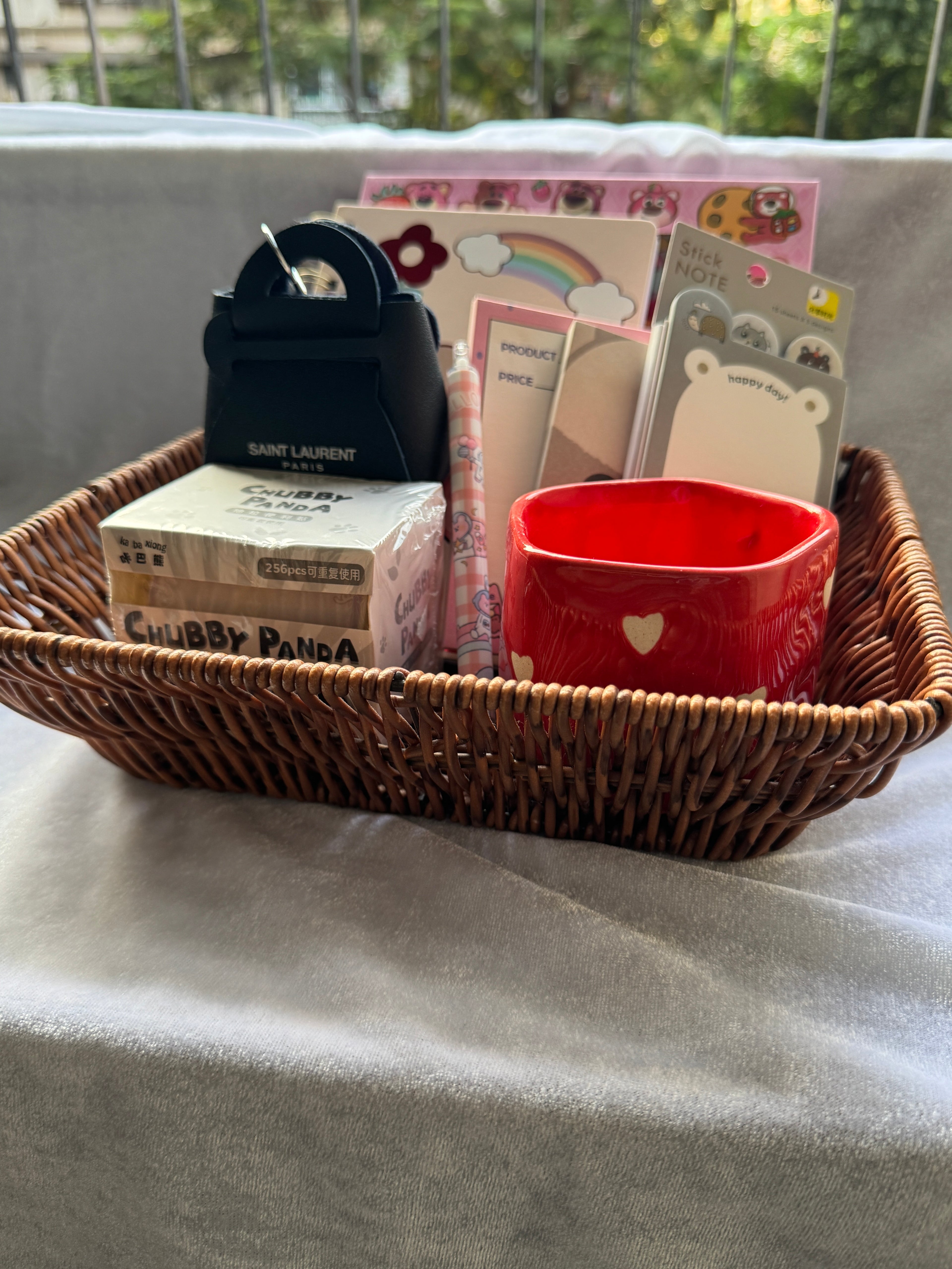 Sweet Shades Surprise Hamper (With Transparent Box)