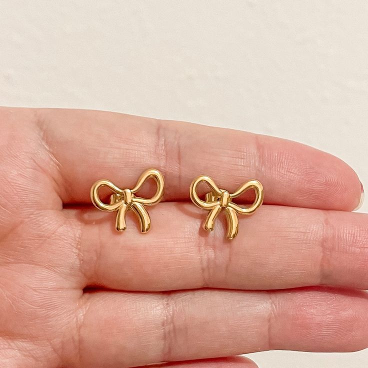 Bow Design Ball back Studs