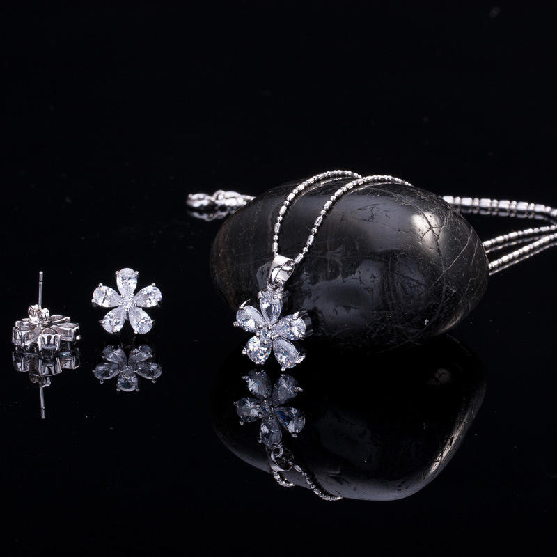 Elegant Silver Jewelry Set for Women