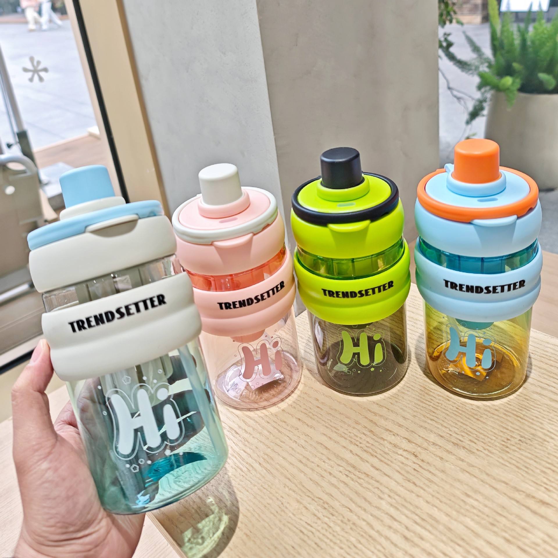 Trendsetter 2 IN 1 Plastic Bottle (1000 ml)