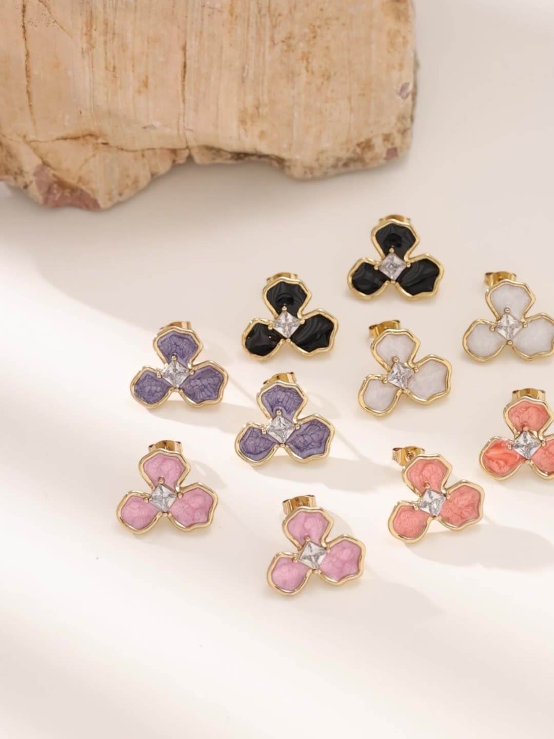 Flower & Pearl Designed Earring