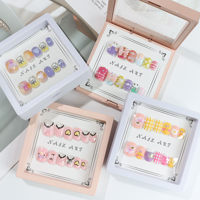 Cute Nail Press-On Set
