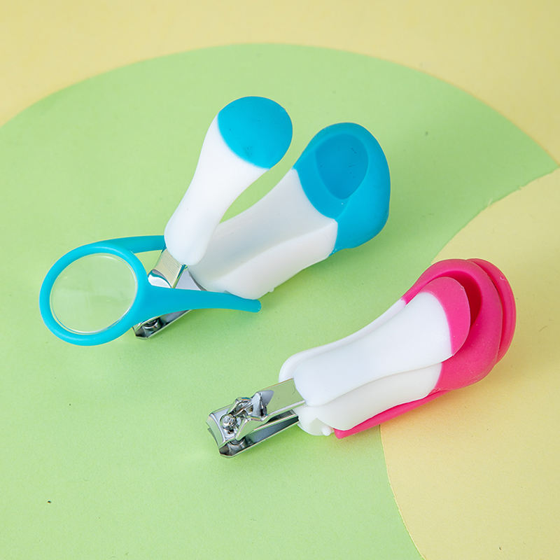 Nail cutter With Magnifying Glass