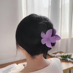 Matte Daisy Medium Claw Clip