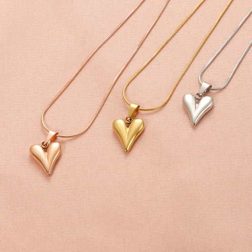 BIG HEART NECKLACE