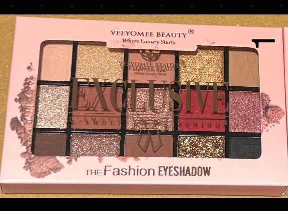 Veeyomee Beauty Eyeshadow Palette
