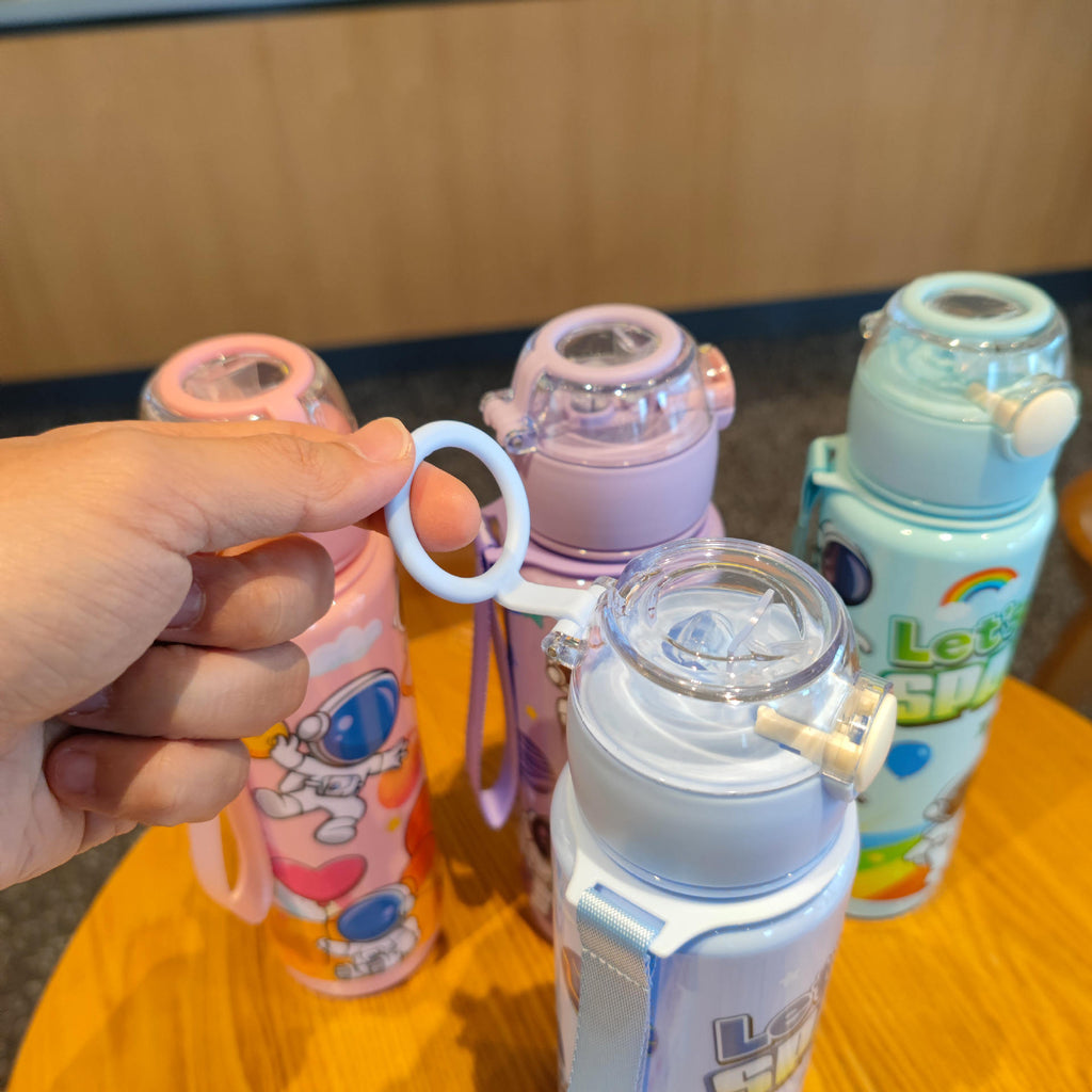 Space Theme Plastic Water Sipper (900 ml)