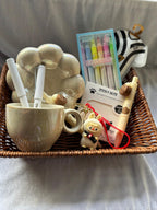 🤍 White Hamper — Elegance in Every Surprise! 🤍 (with transparent box)