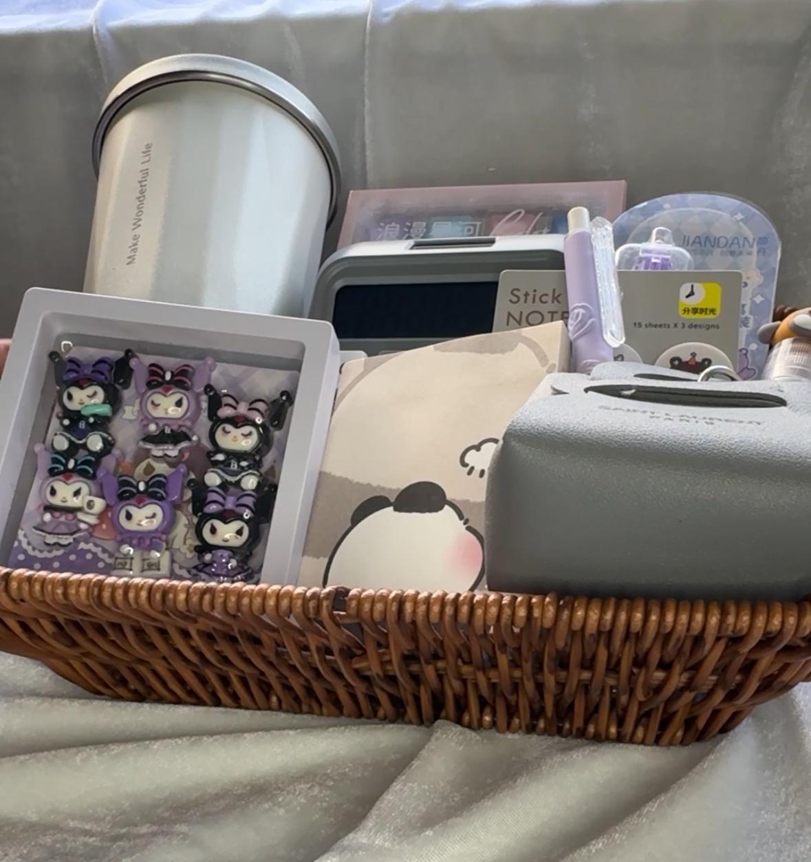 Grey Lilac Delight Hamper ( with Transparent Box)