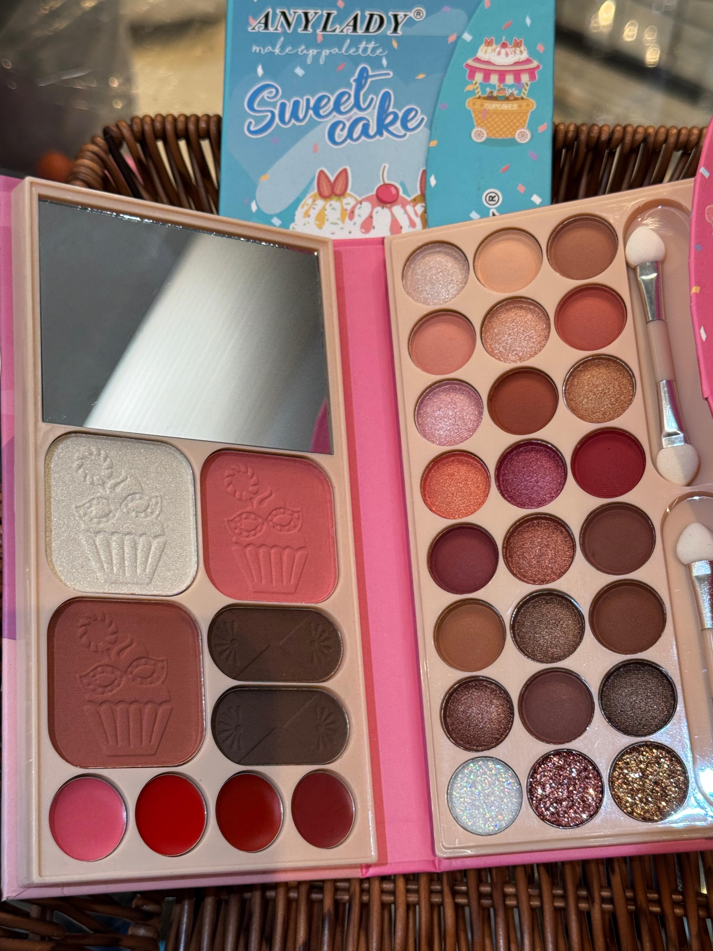 Sweet Cake Anylady  Makeup