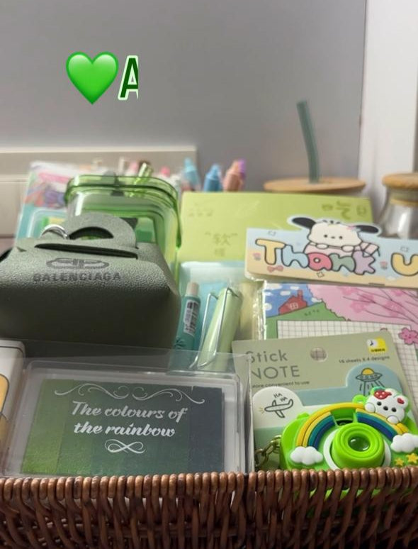 Green Dream Hamper(with transparent box)