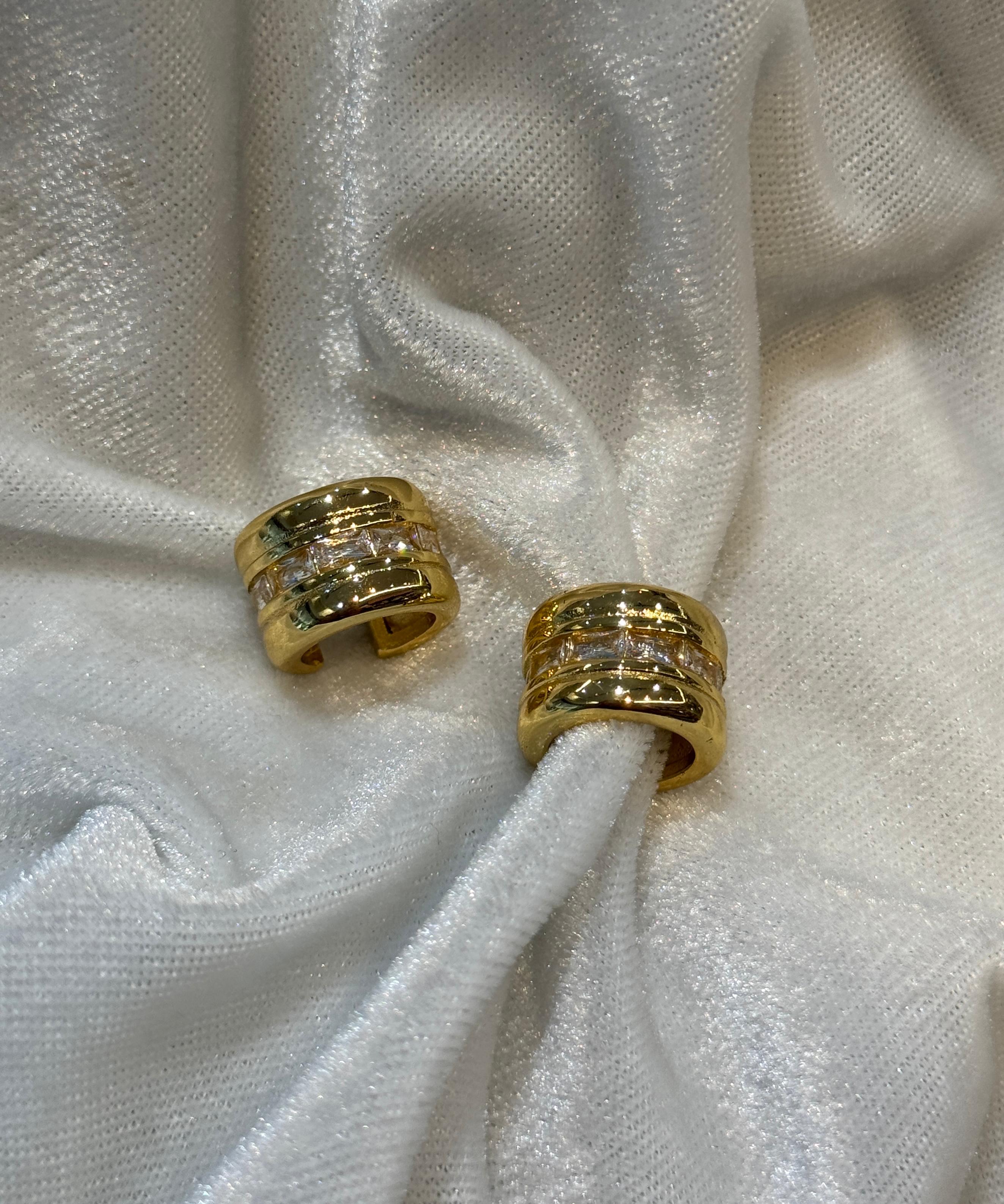 Earrings for No-Piercing Ears.